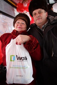 "Маршрутка любви" возила кременчужан за поцелуй (ФОТО, ВИДЕО)