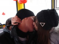 "Маршрутка любви" возила кременчужан за поцелуй (ФОТО, ВИДЕО)