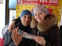 "Маршрутка любви" возила кременчужан за поцелуй (ФОТО, ВИДЕО)