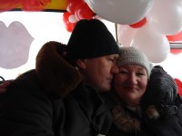 "Маршрутка любви" возила кременчужан за поцелуй (ФОТО, ВИДЕО)