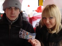 "Маршрутка любви" возила кременчужан за поцелуй (ФОТО, ВИДЕО)