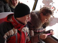 "Маршрутка любви" возила кременчужан за поцелуй (ФОТО, ВИДЕО)