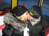 "Маршрутка любви" возила кременчужан за поцелуй (ФОТО, ВИДЕО)