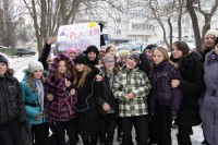 Кременчугские школьники вышли на улицы, чтобы проявить доброту (ФОТО)