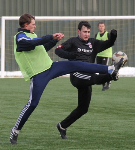 ФУТБОЛ.  Контрольный матч. «Кремень» - «Горняк-Спорт» 2:0.