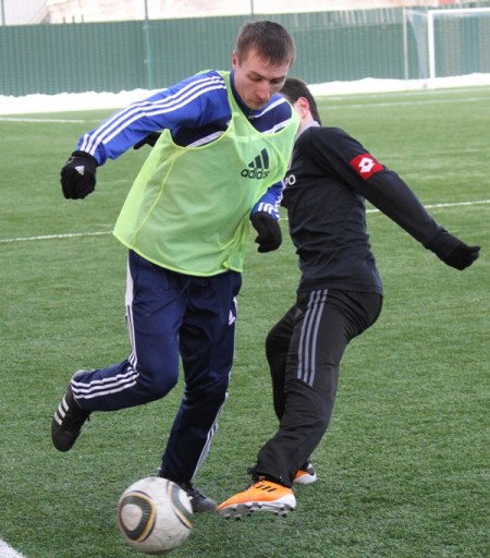 ФУТБОЛ.  Контрольный матч. «Кремень» - «Горняк-Спорт» 2:0.