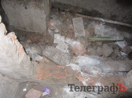 Жители одного из домов в Кременчуге задыхаются от запаха хлорки (ФОТО)