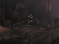 Пожар на вагоностроительном заводе ликвидирован (ФОТО, ВИДЕО)