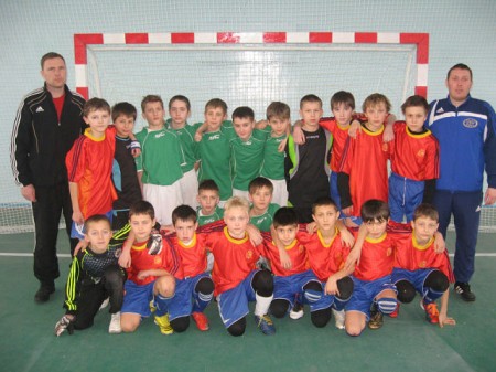 ФУТБОЛ. Детская команда «Кремень-2000» стала серебряным призёром чемпионата Украины.