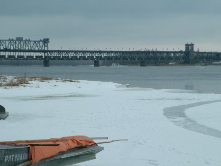 Родители учеников, которые оказались на льдине, были уверены, что дети в школе