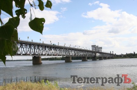 Крюковский мост включили в план развития Украины на 2012 год