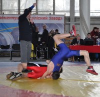 ГРЕКО-РИМСКАЯ БОРЬБА. Команда Кременчуга выиграла зональный чемпионат Украины.