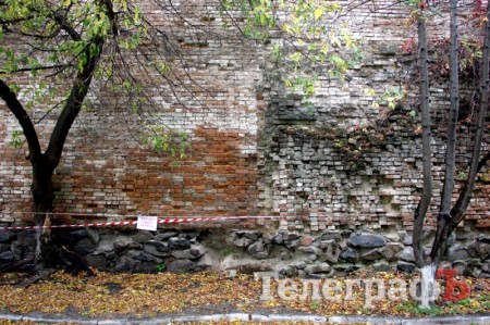 Погребной предлагает перенести военкомат, а его территорию застроить
