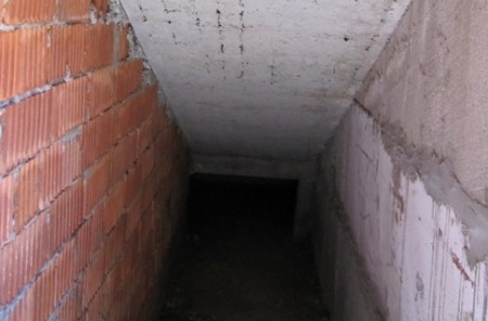 В Кременчуге в подвале одного из жилых домов изнасиловали девушку