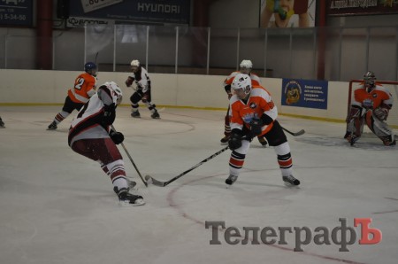 ХОККЕЙ. Закончился предварительный этап Чемпионата города Кременчуга по хоккею. 