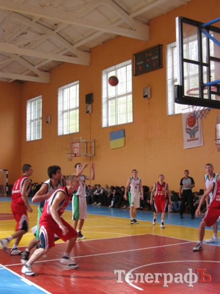 БАСКЕТБОЛ. Высшая Лига. Подножка для лидера.