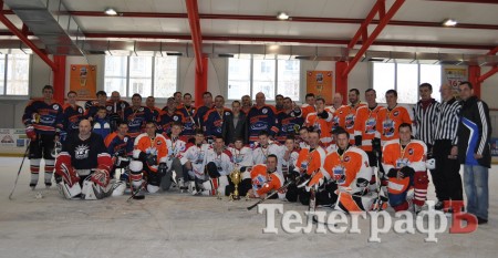 ХОККЕЙ. У «Кременчуга» на один кубок стало больше. 