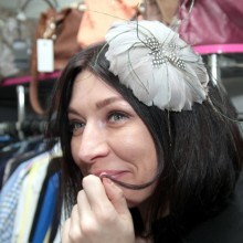 Похоже, в этом сезоне модно все, что можно надеть на голову