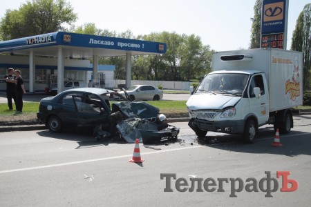 В Кременчуге автомобиль Daewoo столкнулся в лобовую с «ГАЗелью» (ФОТО, ДОПОЛНЕНО)