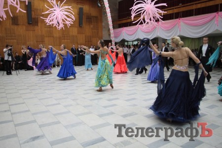 В Кременчуге состоялся третий благотворительный бал (ФОТО)