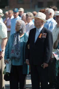Коммунисты - за мораторий на поднятие цен и тарифов, «Свобода» - за снятие депутатской неприкосновенности. Вместе — против власти! (ФОТО, ВИДЕО)