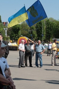Коммунисты - за мораторий на поднятие цен и тарифов, «Свобода» - за снятие депутатской неприкосновенности. Вместе — против власти! (ФОТО, ВИДЕО)