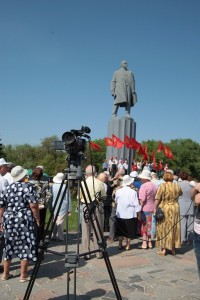 Коммунисты - за мораторий на поднятие цен и тарифов, «Свобода» - за снятие депутатской неприкосновенности. Вместе — против власти! (ФОТО, ВИДЕО)