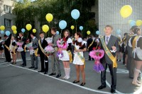 Сегодня у одиннадцатиклассников - последний звонок (ФОТОРЕПОРТАЖ)