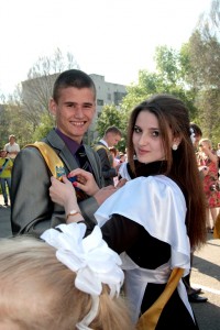 Сегодня у одиннадцатиклассников - последний звонок (ФОТОРЕПОРТАЖ)