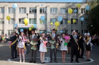 Сегодня у одиннадцатиклассников - последний звонок (ФОТОРЕПОРТАЖ)