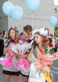 Сегодня у одиннадцатиклассников - последний звонок (ФОТОРЕПОРТАЖ)