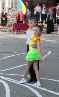 Сегодня у одиннадцатиклассников - последний звонок (ФОТОРЕПОРТАЖ)