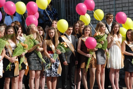 Сегодня последний звонок у 11-классников, над которыми постоянно экспериментировало государство (ФОТО, ВИДЕО)