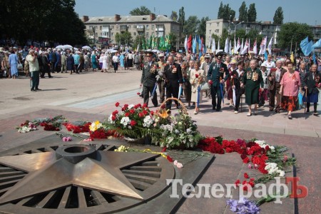 В Кременчуге в честь 67-й годовщины Победы прошел праздничный митинг (ФОТОРЕПОРТАЖ)