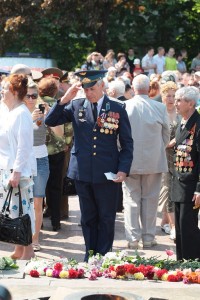 В Кременчуге в честь 67-й годовщины Победы прошел праздничный митинг (ФОТОРЕПОРТАЖ)