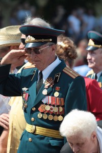 В Кременчуге в честь 67-й годовщины Победы прошел праздничный митинг (ФОТОРЕПОРТАЖ)