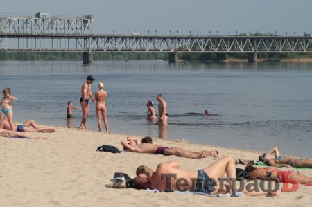 В Кременчуге на пляже рассказали о «пользе» ледяной воды