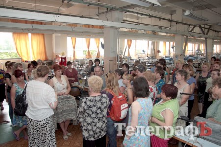 Работники «Кремтекса» объявили забастовку (ФОТОРЕПОРТАЖ)