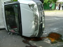 В центре Кременчуга внедорожник Nissan врезался в «ГАЗель» (ФОТО)