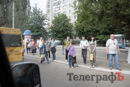 "Облава" на маршрутки в Кременчуге: люди не могли добраться на работу (ФОТОРЕПОРТАЖ)