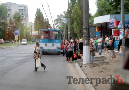 "Облава" на маршрутки в Кременчуге: люди не могли добраться на работу (ФОТОРЕПОРТАЖ)