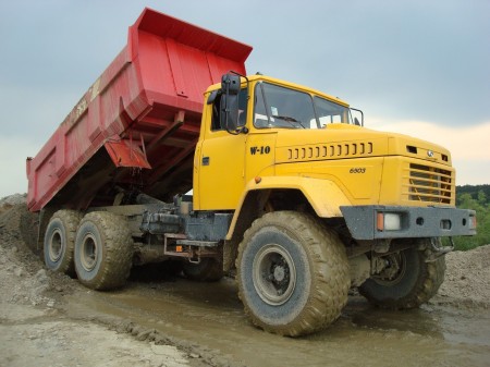 Самосвалы КрАЗ поедут на Московскую международную выставку «СТТ-2012»
