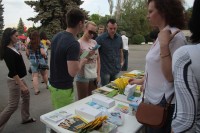 В Кременчуге почтили память умерших от СПИДа и предложили всем желающим бесплатно пройти тест на ВИЧ  (ФОТО)