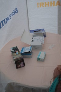 В Кременчуге почтили память умерших от СПИДа и предложили всем желающим бесплатно пройти тест на ВИЧ  (ФОТО)