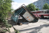В Кременчуге упала остановка (ФОТО)