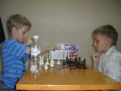 ШАХМАТЫ. Юные кременчугские шахматисты провели мастер-класс для сверстников из Комсомольска.