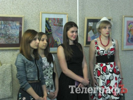 В Кременчуге открылась выставка, посвященная творчеству юных художников (ФОТО)