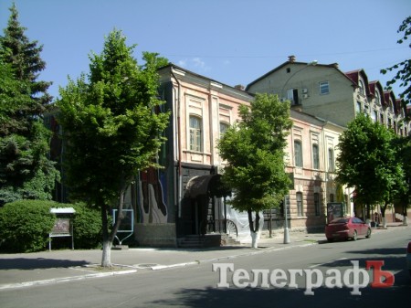 Владельца кафе «Старая таверна» на ул. Ленина заставят перекрасить фасад здания (ФОТО)