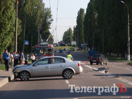 На Пивзаводе произошло ДТП, из-за которого остановлено движение троллейбусов на Молодежный
