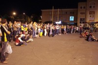 При просмотре матча Украина - Швеция кременчужане обнимались и танцевали (ФОТО)